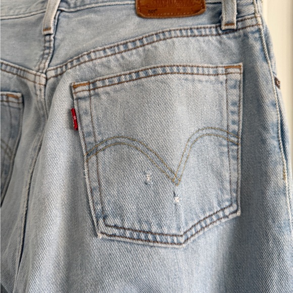 LEVI’S 501 Women Original Fit Denim Wash Distressed Zipper Fly Jeans (28 x 30) - Picture 14 of 16